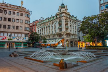 Belgrad, Sırbistan, 31 Temmuz 2023: Sırbistan 'ın eski Belgrad kentinde Vrelo çeşmesi