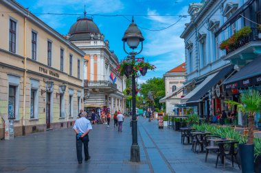 Belgrad, Sırbistan, 31 Temmuz 2023: Belgrad 'ın Kneza Mihaila caddesinde gün doğumu, Sırbistan.