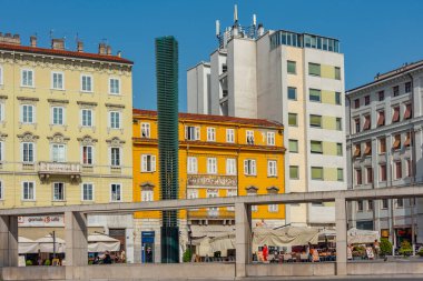 Trieste, İtalya, 21 Haziran 2023: Piazza Carlo Goldoni İtalyan kenti Trieste