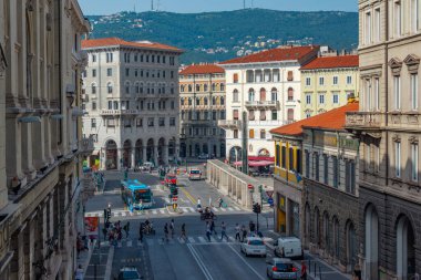 Trieste, İtalya, 21 Haziran 2023: İtalyan kenti Trieste 'deki Piazza Carlo Goldoni' nin hava manzarası