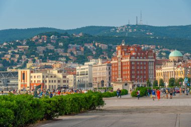 Trieste, İtalya, 21 Haziran 2023: İtalyan kenti Trieste 'nin rıhtımı