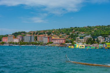 Portoroz, Slovenya, 23 Haziran 2023: Slovenya tatil beldesi Portoroz 'daki lüks oteller
