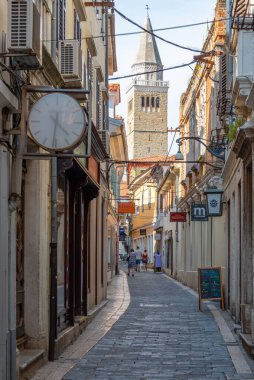 Koper, Slovenya, 23 Haziran 2023: Slovenya 'nın Koper ilçesinin merkezinde Cevljarska Caddesi