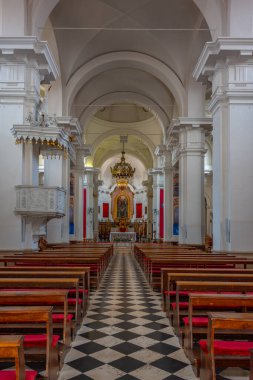 Koper, Slovenya, 23 Haziran 2023: Slovenya 'nın Koper kentinde Bakire Meryem' in Varsayımı Kilisesi İçişleri