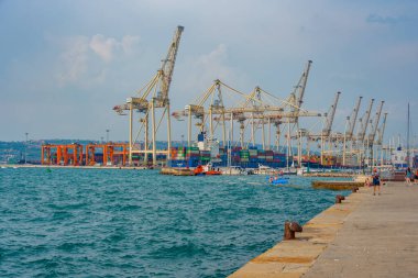 Koper, Slovenya, 23 Haziran 2023: Slovenya 'daki Koper Limanı