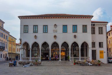 Koper, Slovenya, 23 Haziran 2023: Slovenya 'daki Loggia Sarayı Koper