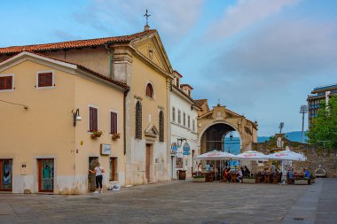 Koper, Slovenya, 23 Haziran 2023: Slovenya 'nın Koper kentinde renkli cadde