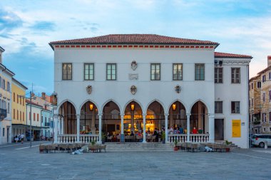 Koper, Slovenya, 23 Haziran 2023: Slovenya 'daki Loggia Sarayı Koper