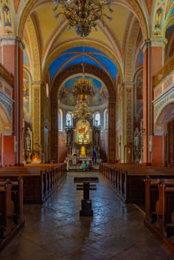 Ribnica, Slovenya, 24 Haziran 2023: Slovenya 'nın Ribnica kentindeki Aziz Stephen kilisesi