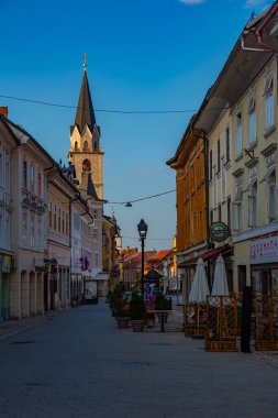 Kranj, Slovenya, 29 Haziran 2023: Slovenya 'nın Kranj kentindeki tarihi cadde