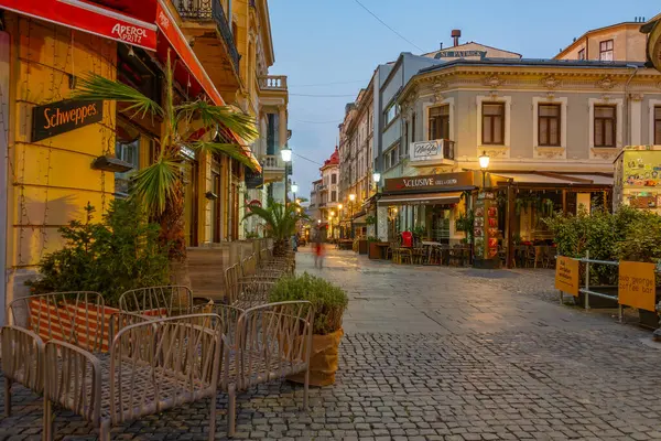 Bükreş, Romanya, 22 Ağustos 2023: Romanya 'nın eski Bükreş kentinde gün doğumu