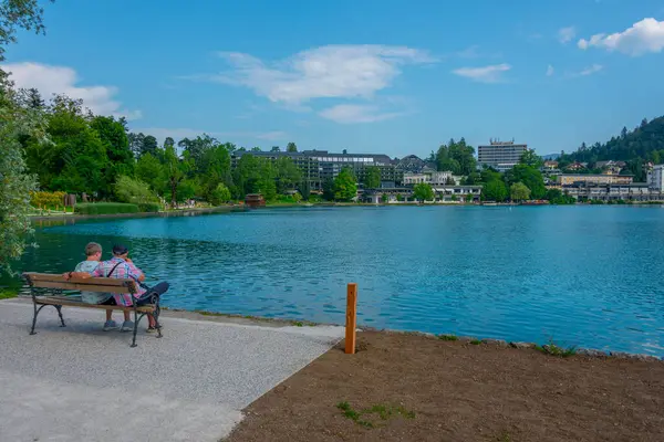 Bled, Slovenya, 19 Haziran 2023: Slovenya 'da Bled Gölü' ndeki oteller