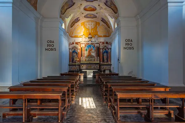 Kobarid Słowenia Czerwca 2023 Kościół Antoniego Ossuary Włoskich Żołnierzy Wojny — Zdjęcie stockowe