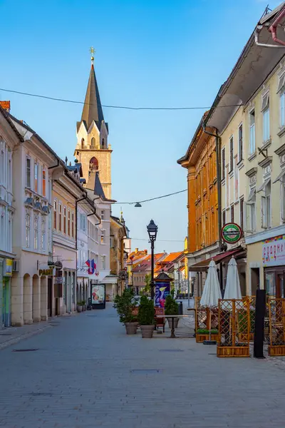 クランジュ スロベニア 2023年6月30日 スロベニアのクランジュの歴史的中心部の通り — ストック写真