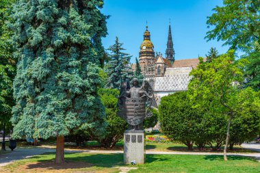 Kosice, Slovakya, 13 Temmuz 2024: Kosice, Saint Elisabeth Katedrali ve Slovakya 'daki Aziz Michael Şapeli.