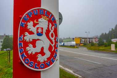 Dukla Geçidi, Slovakya, 15 Temmuz 2024: Slovakya 'daki Dukla Geçidi Çekoslovak Sınır Çubuğu