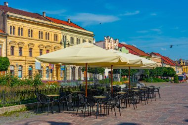 Presov, Slovakya, 15 Temmuz 2024: Presov, Slovakya 'daki ana meydanda renkli evler.
