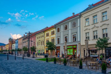 Levoca, Slovakya, 15 Temmuz 2024: Levoca, Slovakya 'daki ana meydanda renkli evler.