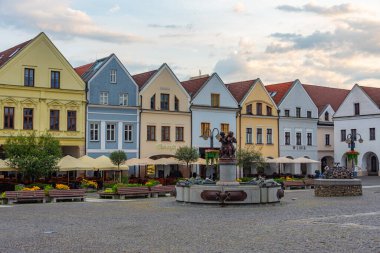 Zilina, Slovakya, 20 Temmuz 2024: Zilina, Slovakya 'daki Marianske isim meydanının gün doğumu manzarası.