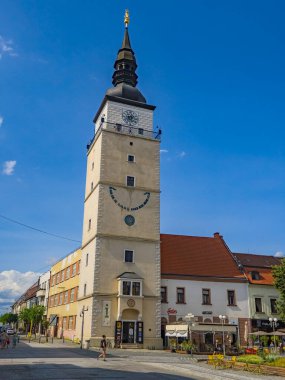Trnava, Slovakya, 24 Temmuz 2024: Trnava, Slovakya 'daki şehir kulesinin görüntüsü.