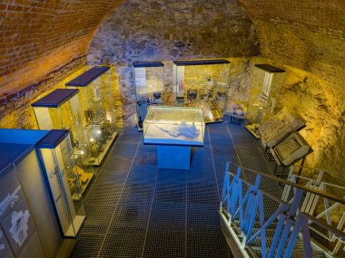 Devin, Slovakya, 25 Temmuz 2024: Slovakya 'daki Devin kalesinde zindan.