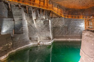 Wieliczka, Polonya, 29 Mart 2024: Poland.IMAGE Wieliczka tuz madeninde su deposu