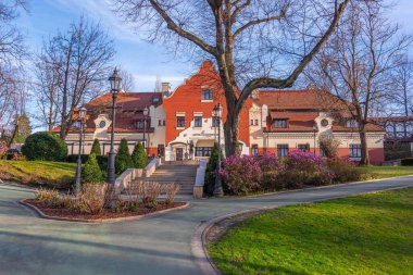 Wieliczka, Polonya, 29 Mart 2024: Polonya 'nın Wieliczka.IMAGE kasabasındaki lüks otel
