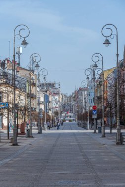 Kielce, Polonya, 30 Mart 2024: Henryka Sienkiewicza Caddesi, Kielce, Poland.IMAGE