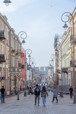 Kielce, Polonya, 30 Mart 2024: Henryka Sienkiewicza Caddesi, Kielce, Poland.IMAGE