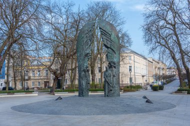 Kielce, Polonya, 30 Mart 2024: Kielce, Poland.IMAGE 'deki Ana Ordu Anıtı
