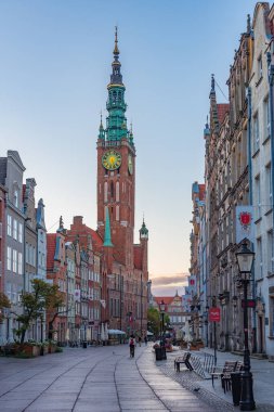 Gdansk, Polonya, 12 Ağustos 2024: Gdansk, Poland.IMAGE belediye binası