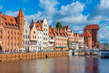 Gdansk, Polonya, 12 Ağustos 2024: Güneşli bir günde Gdansk limanı, Poland.IMAGE