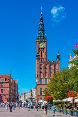 Gdansk, Polonya, 12 Ağustos 2024: Gdansk, Poland.IMAGE 'deki Dlugi Targ Meydanı' nda yaz günü