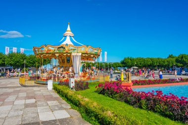 Sopot, Polonya, 12 Ağustos 2024: Sopot, Poland.IMAGE 'de atlıkarınca