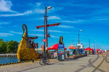 Kolobrzeg, Polonya, 14 Ağustos 2024: Kolobrzeg, Poland.IMAGE 'e gelen turist gemisi