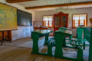 Zielona Gora, Polonya, 15 Ağustos 2024: Zielona Gora, Poland.IMAGE 'deki Etnoğrafya Müzesi' nde bir tarihsel evin içi