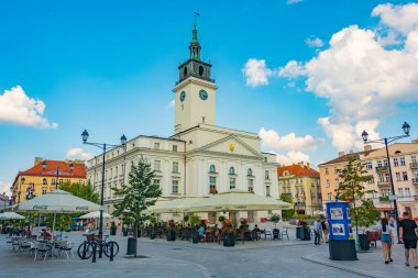 Kalisz, Polonya, 16 Ağustos 2024: Kalisz, Poland.IMAGE belediye binası