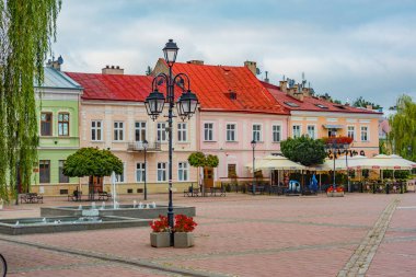 Sanok, Polonya, 20 Ağustos 2024: Rynek Meydanı Sanok, Poland.IMAGE