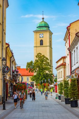 Rzeszow, Polonya, 21 Ağustos 2024: St. Wojciech Kilisesi ve St. Stanislaus Rzeszow, Poland.IMAGE