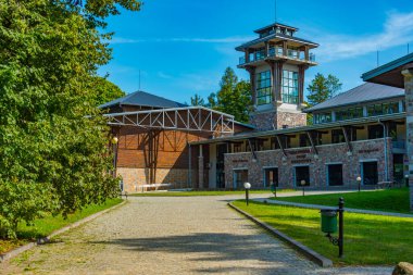 Bialowieza, Polonya, 23 Ağustos 2024: Poland.IMAGE, Bialowieza 'daki eski kraliyet sarayı