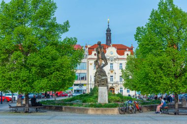 Beroun, Çek Cumhuriyeti, 13 Nisan 2024: Çek Cumhuriyeti 'nin Beroun kentinde günbatımı.