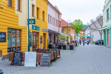 Beroun, Çek Cumhuriyeti, 13 Nisan 2024: Çek Cumhuriyeti 'nin Beroun kentinde günbatımı.