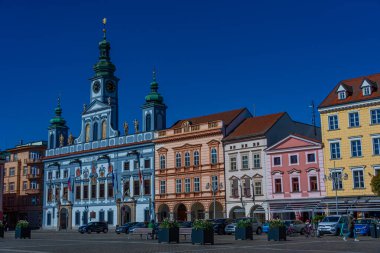 Ceske Budejovice, Çek Cumhuriyeti, 27 Nisan 2024: Çek Cumhuriyeti 'nin Ceske Budejovice kentinin ana meydanı.