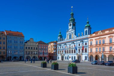 Ceske Budejovice, Çek Cumhuriyeti, 27 Nisan 2024: Çek Cumhuriyeti 'nin Ceske Budejovice kentinin ana meydanı.