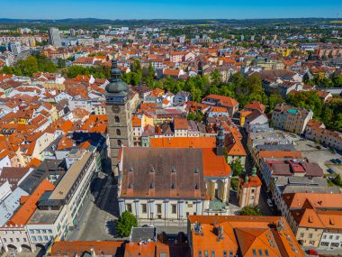 Ceske Budejovice, Çek Cumhuriyeti, 27 Nisan 2024: Çek Cumhuriyeti 'nin Ceske Budejovice kentinin ana meydanı.
