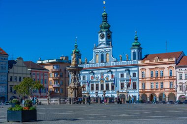 Ceske Budejovice, Çek Cumhuriyeti, 27 Nisan 2024: Çek Cumhuriyeti 'nin Ceske Budejovice kentinin ana meydanı.