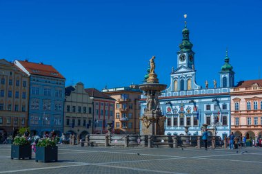 Ceske Budejovice, Çek Cumhuriyeti, 27 Nisan 2024: Çek Cumhuriyeti 'nin Ceske Budejovice kentinin ana meydanı.