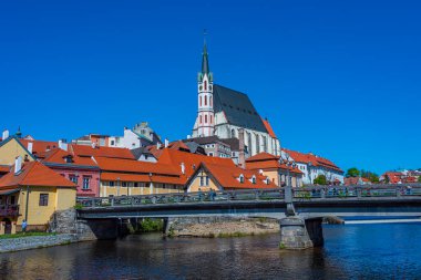 Cesky Krumlov, Çek Cumhuriyeti, 27 Nisan 2024: Cesky Krumlov, Çek Cumhuriyeti 'ndeki Aziz Vitus Kilisesi.
