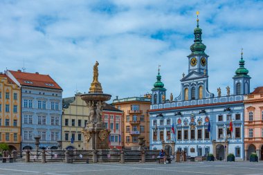 Ceske Budejovice, Çek Cumhuriyeti, 28 Nisan 2024: Ceske Budejovice, Çek Cumhuriyeti 'nin ana meydanı.