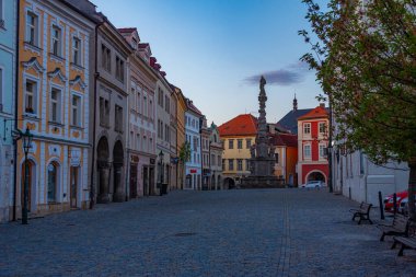 Kutna Hora, Çek Cumhuriyeti, 1 Mayıs 2024: Çek kasabası Kutna Hora.IMAGE 'deki Veba Sütununun Gündoğumu